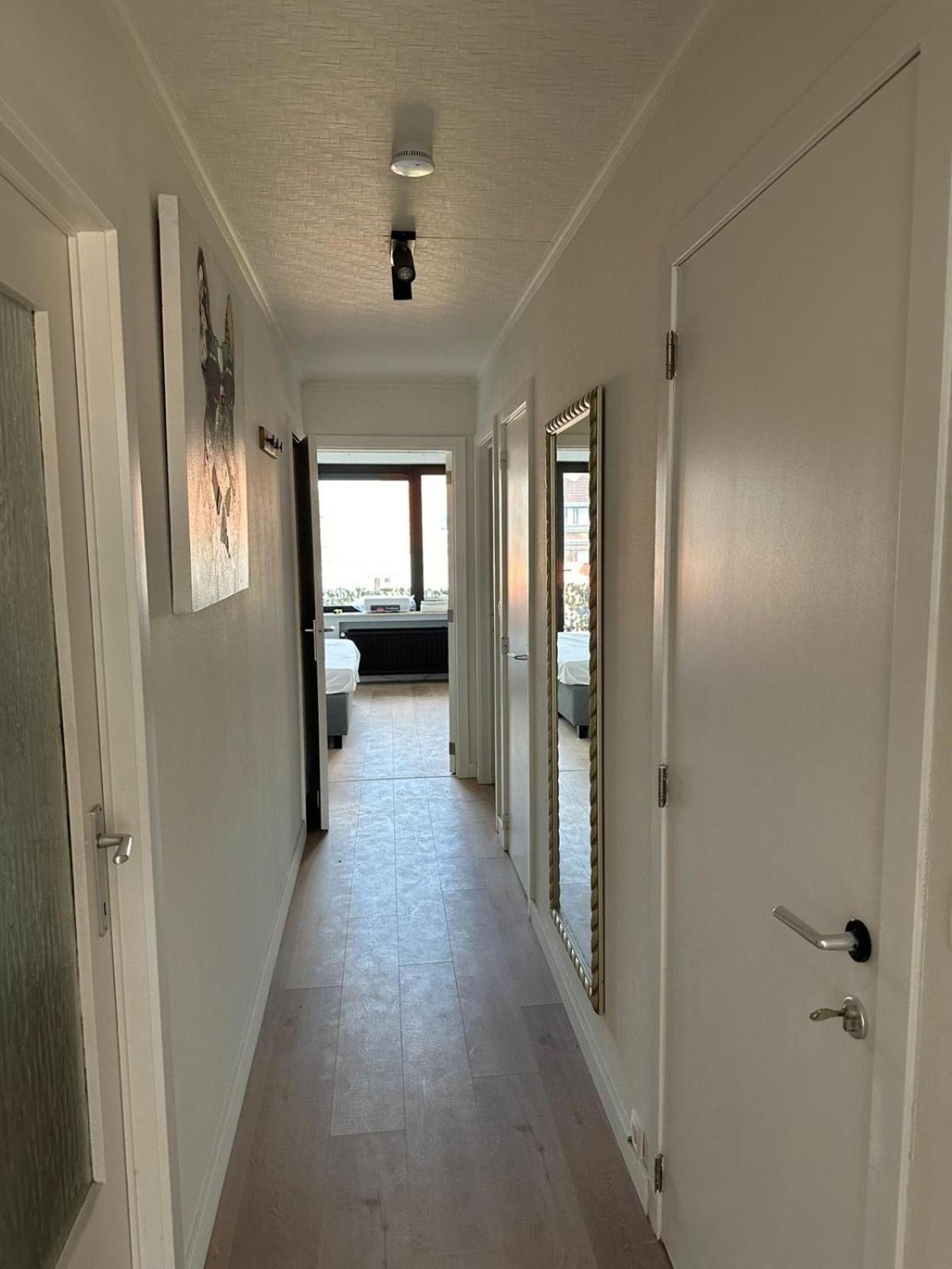 Appartement Aan Zee En Stad, Super Locatie En Volledig Gerenoveerd! *